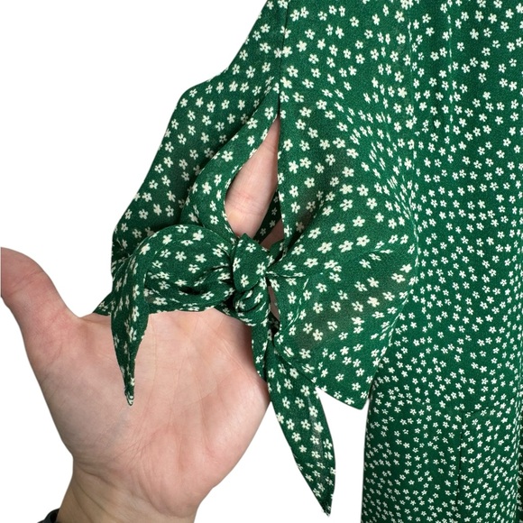 Reformation | Sammy Wrap Dress in Chive Green Floral Medium - Picture 7 of 9